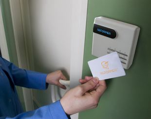 公司所運維的監控基站免費安裝智能門禁